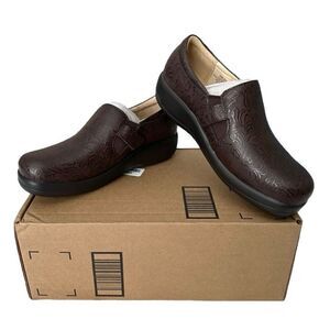 Algeria Floral Embossed Flutter Chocolate Brown Loafer Clogs 38 U.S. 8 - 8.5